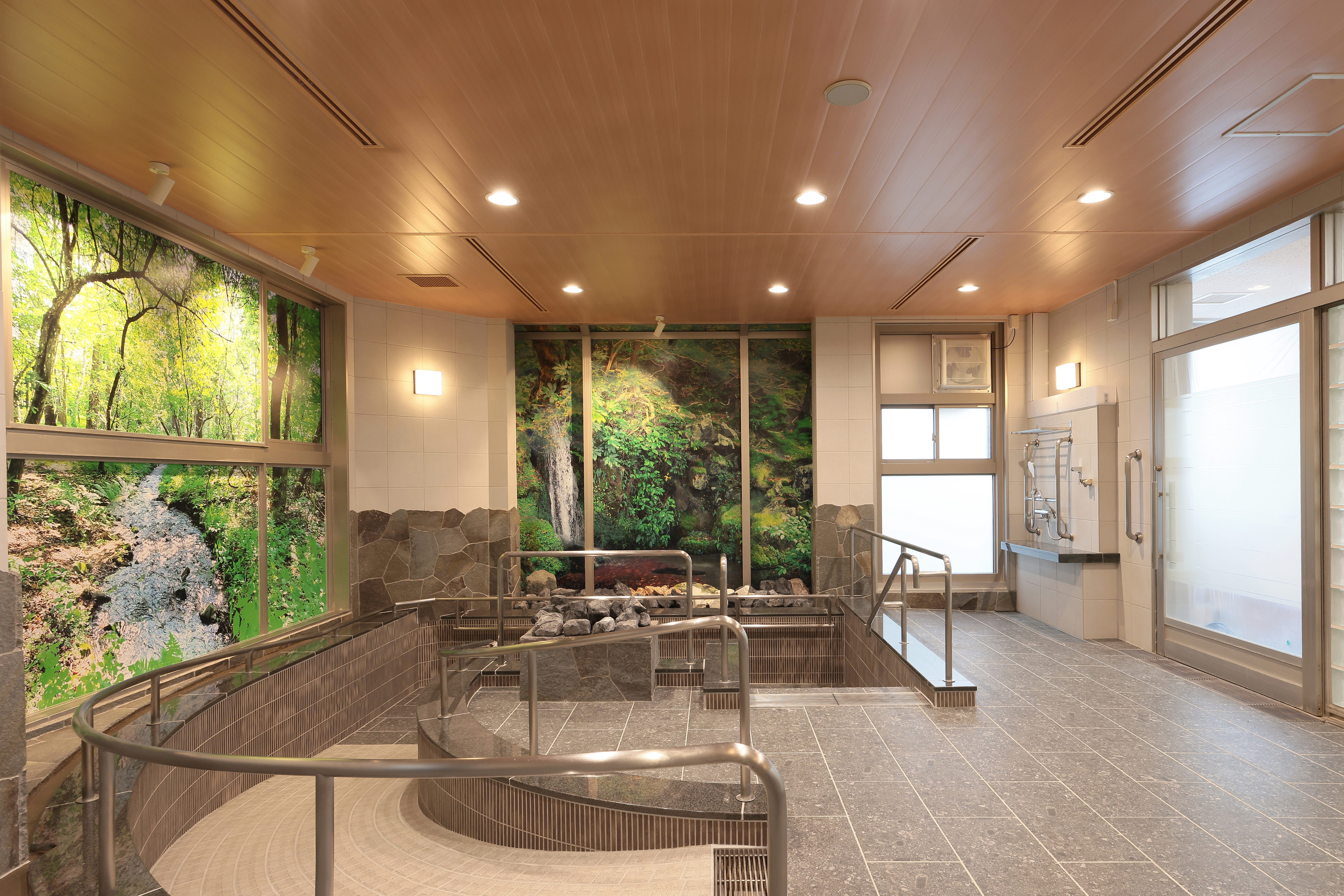 いつもの大浴場を温泉気分に